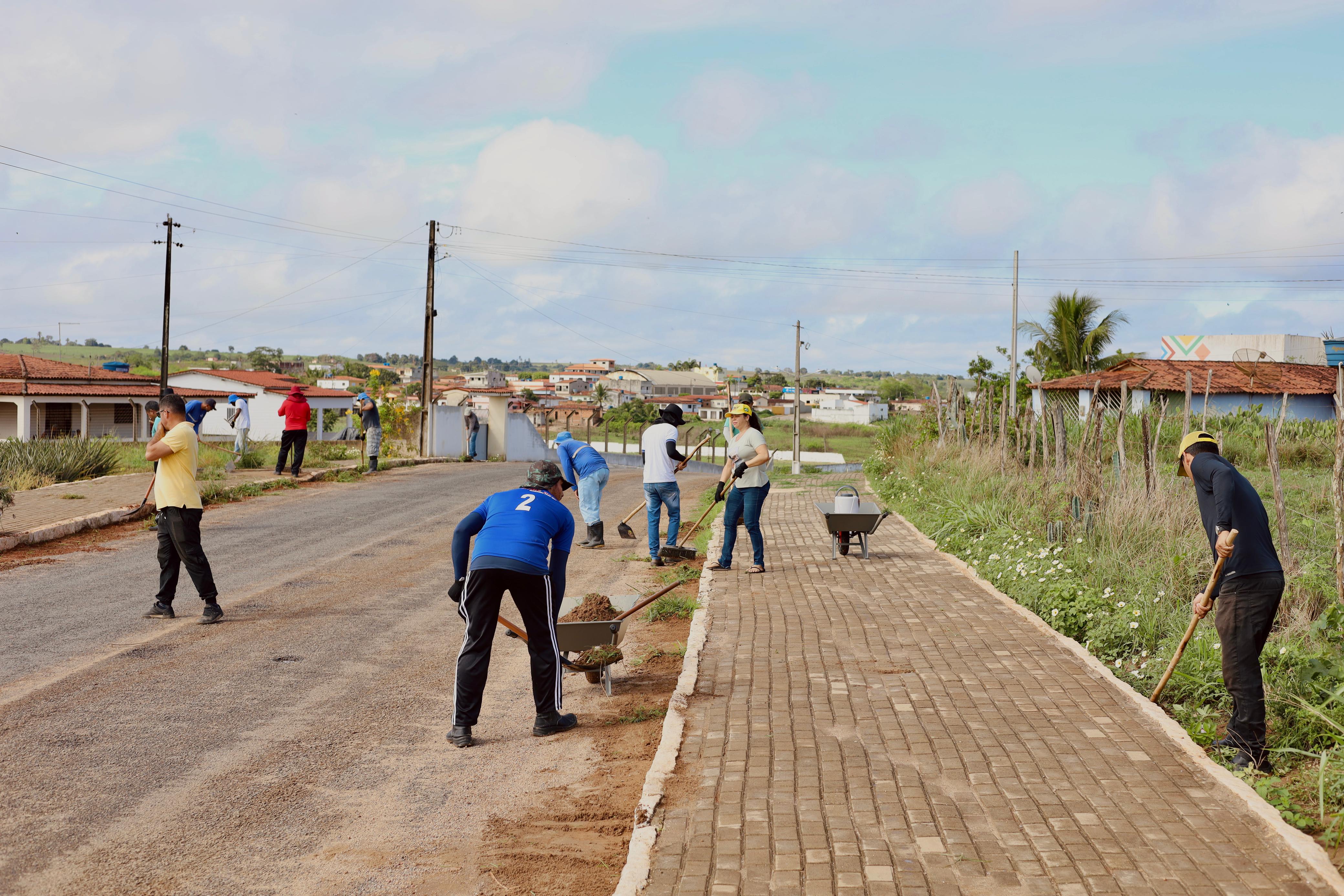 Prefeitura de Curral de Cima inicia mutirão de limpeza e manutenção