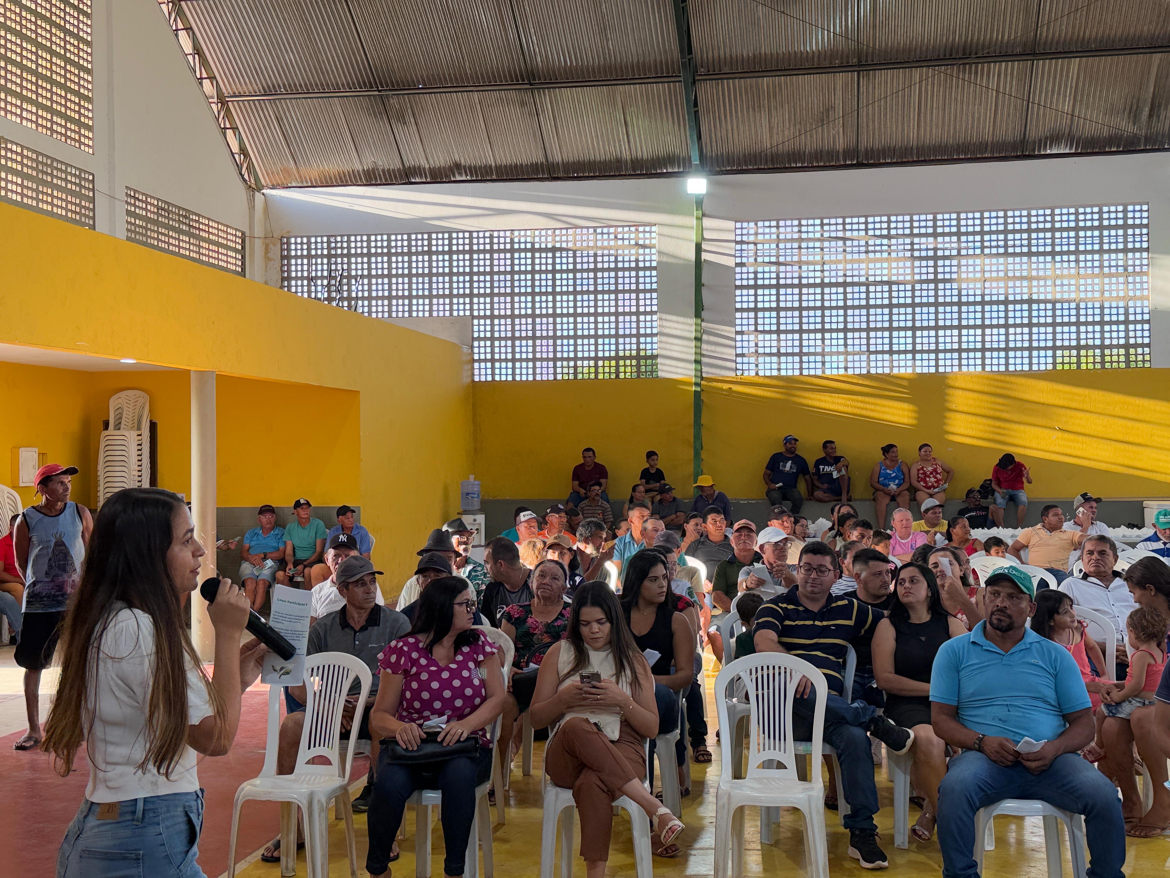 Prefeitura de Curral de Cima entrega equipamentos para agricultores e lança Programa Corte de Terra